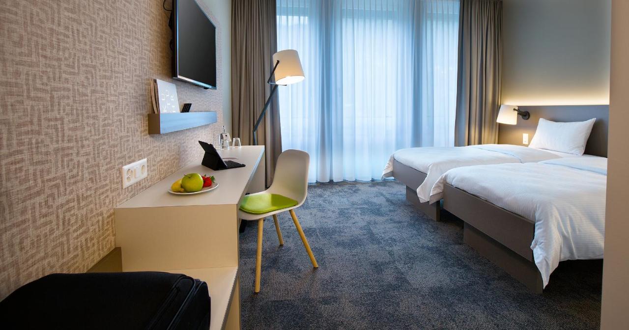 B_Smart Motel Landquart Extérieur photo